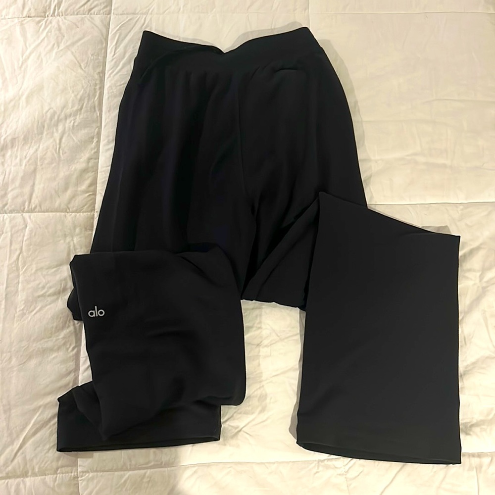 ALO WIDE LEG BLACK SWEATPANTS XS- worn ONCE